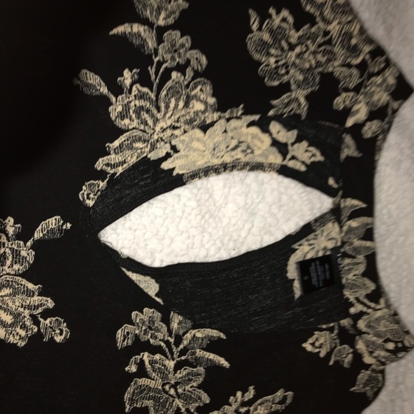 Black torrid top with chocker - Picture 3 of 4